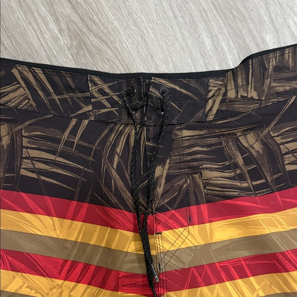 2 -Billabong men's board shorts - Size 40 - Picture 4 of 14